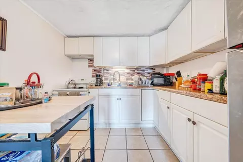Kitchen - 318 Maddock Ave NE, Roanoke, VA 24012 photo 1 of 2