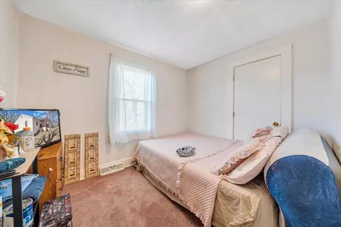 Bedroom - 318 Maddock Ave NE, Roanoke, VA 24012 photo 1 of 6