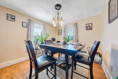 Dining - 318 Maddock Ave NE, Roanoke, VA 24012 photo 1 of 2