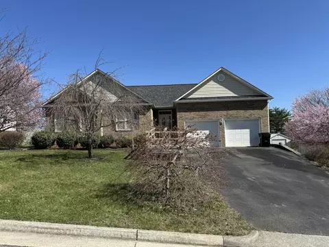 1807 Charlestown Sq, Vinton, VA 24179