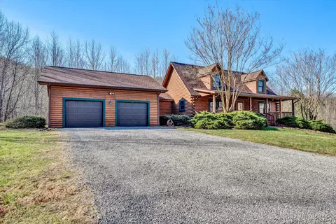 48 Whispering Heights Dr, Hardy, VA 24101