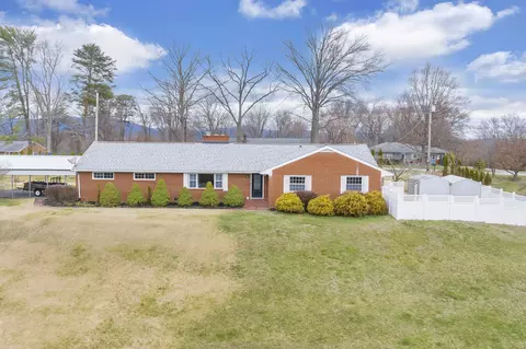 4040 Clairmont St SW, Roanoke, VA 24018