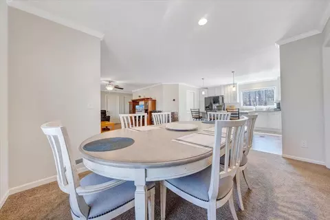 Dining - 4063 Saunders Rd, Vinton, VA 24179 photo 4 of 5