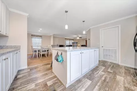Kitchen - 4063 Saunders Rd, Vinton, VA 24179 photo 5 of 5
