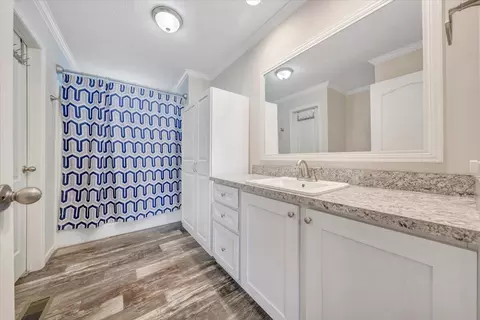 Bath - 4063 Saunders Rd, Vinton, VA 24179 photo 1 of 2