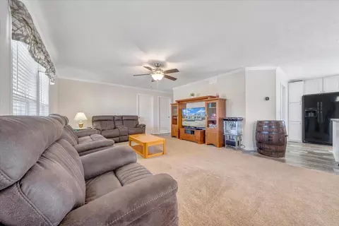 Living - 4063 Saunders Rd, Vinton, VA 24179 photo 1 of 4
