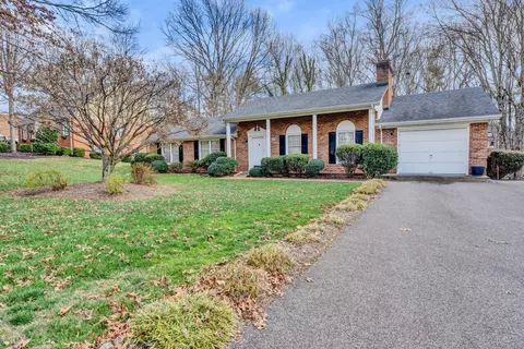 105 Cromwell Dr, Rocky Mount, VA 24151
