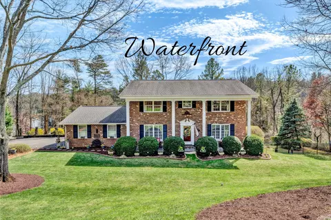 4442 Laurelwood Dr SW, Roanoke, VA 24018