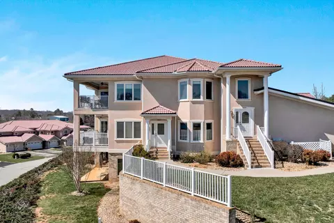 1024 Siesta Key Ct, Moneta, VA 24121
