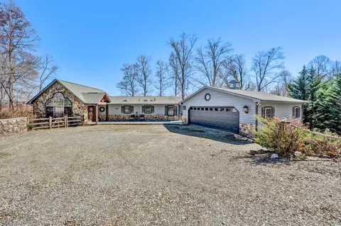 74 Star Lake Rd, Union Hall, VA 24176