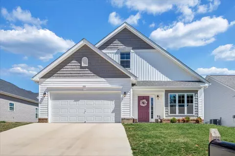 2041 Heys Ln, Vinton, VA 24179