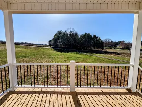 129 Long Level Rd SW, Floyd, VA 24091