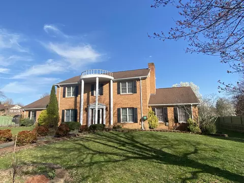 804 NE Starmount Ave, Roanoke, VA 24019