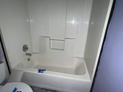 Bath - 116 Beech St NW, Roanoke, VA 24017 photo 3 of 4