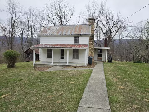 301 Walnut Grove Rd, Narrows, VA 24124
