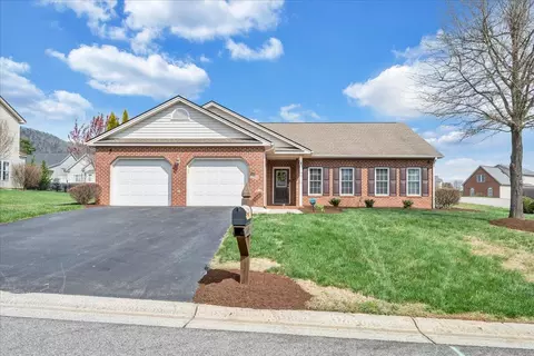2803 Chateau Ct, Roanoke, VA 24012