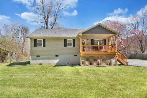 3047 Bradshaw Rd, Salem, VA 24153