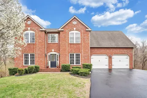 2921 Windrush Ln, Roanoke, VA 24012
