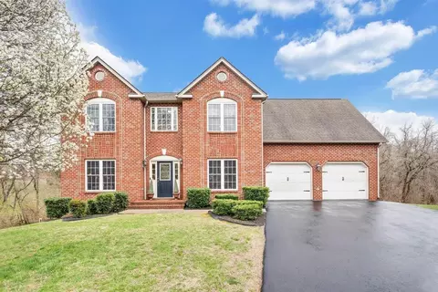 2921 Windrush Ln, Roanoke, VA 24012 photo 2
