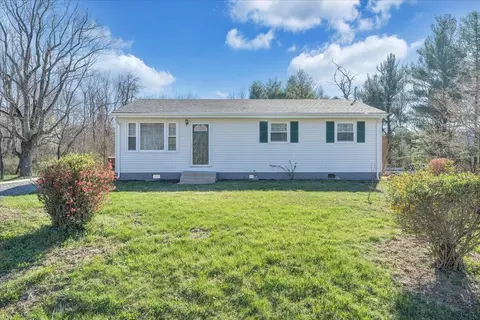 3623 Old Catawba Rd, Salem, VA 24153