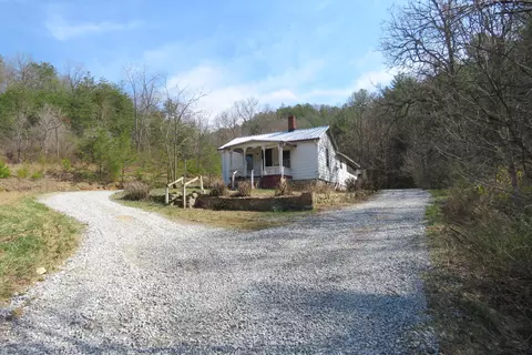 756 Craig Valley Dr, Catawba, VA 24070