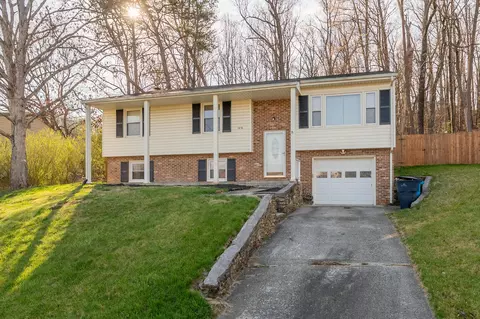 1616 Lonna Dr NW, Roanoke, VA 24019