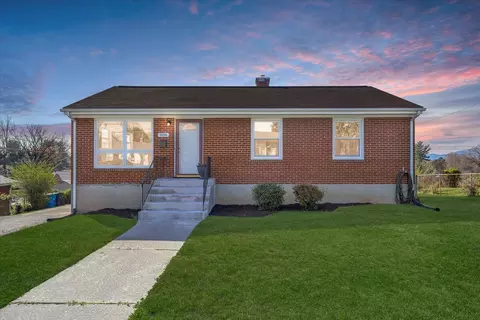 3108 Keene St NW, Roanoke, VA 24017