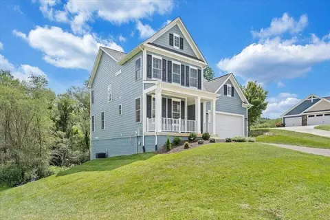 201 Savannah Dr, Roanoke, VA 24012