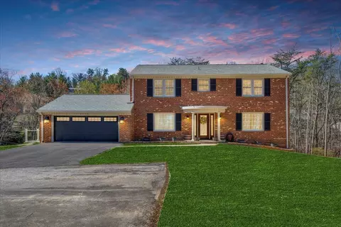 3346 Dawn Cir, Roanoke, VA 24018
