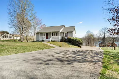 3746 Isle Of Pines Dr, Moneta, VA 24121