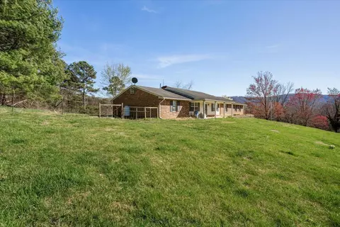 101 Cherry Ln, Blue Ridge, VA 24064