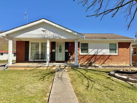 425 Brentwood Dr, Covington, VA 24426