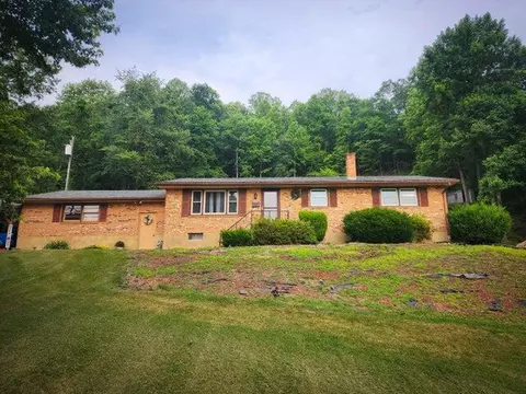 627 E Tyler Ln, Covington, VA 24426