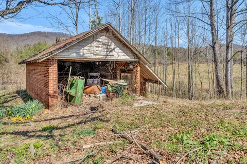 401 Green Hill Ln, Stuart, VA 24171 photo 31