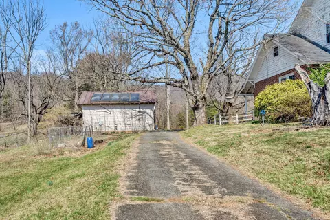 401 Green Hill Ln, Stuart, VA 24171 photo 33
