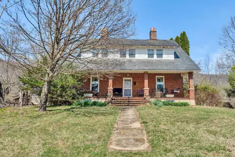 401 Green Hill Ln, Stuart, VA 24171