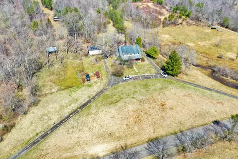401 Green Hill Ln, Stuart, VA 24171 photo 4