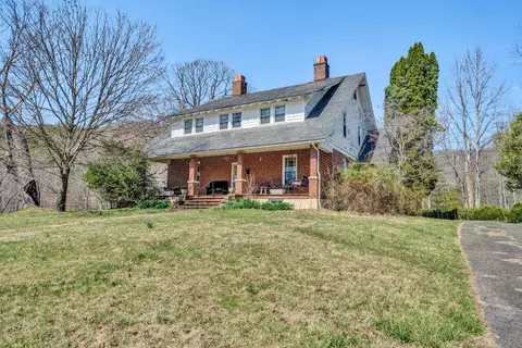 401 Green Hill Ln, Stuart, VA 24171 photo 2