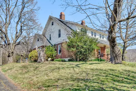 401 Green Hill Ln, Stuart, VA 24171 photo 3