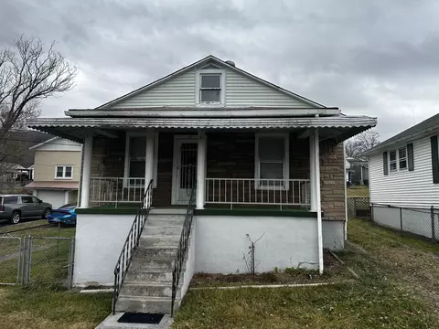 907 N Rockbridge Ave, Covington, VA 24426