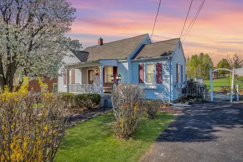 1210 Victory Rd SE, Roanoke, VA 24014
