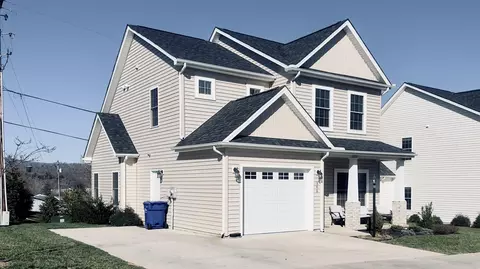 346 Bernies Way, Elliston, VA 24087