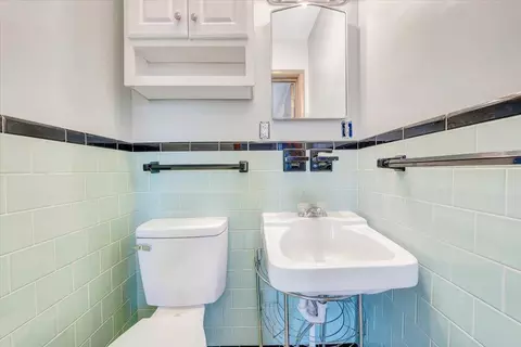 429 E Madison St, Covington, VA 24426 photo 7