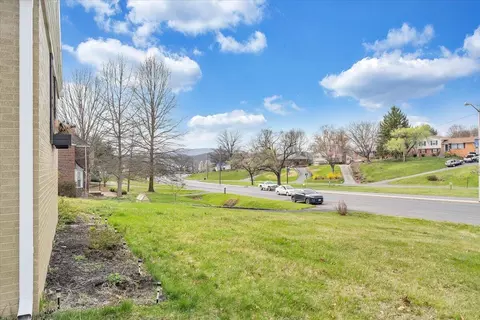 429 E Madison St, Covington, VA 24426 photo 33