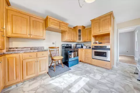 429 E Madison St, Covington, VA 24426 photo 16