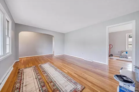 429 E Madison St, Covington, VA 24426 photo 4