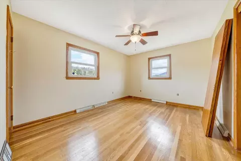 429 E Madison St, Covington, VA 24426 photo 5