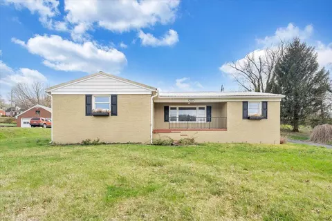 429 E Madison St, Covington, VA 24426