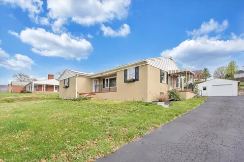 429 E Madison St, Covington, VA 24426 photo 31