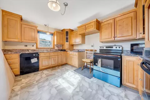 429 E Madison St, Covington, VA 24426 photo 14